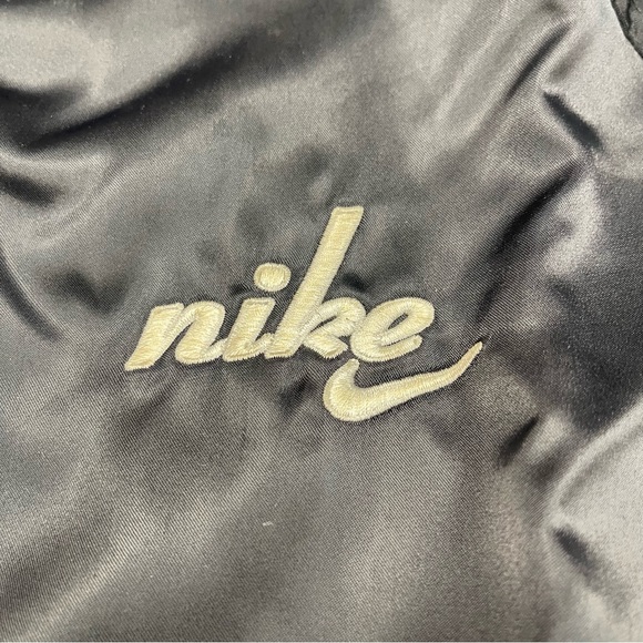Vintage NIKE ✔️ - Picture 2 of 8